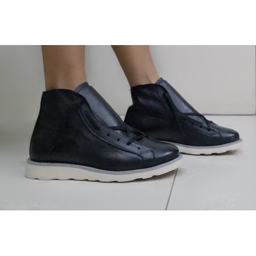 Anfibio basso nero pelle con fondo...