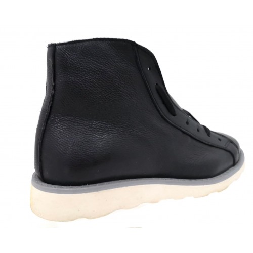 Anfibio basso nero pelle con fondo...