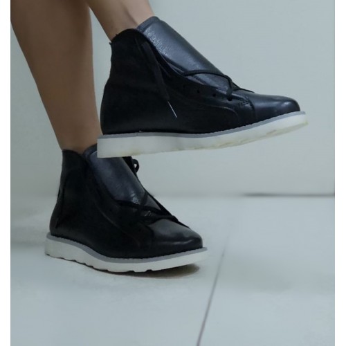 Anfibio basso nero pelle con fondo...