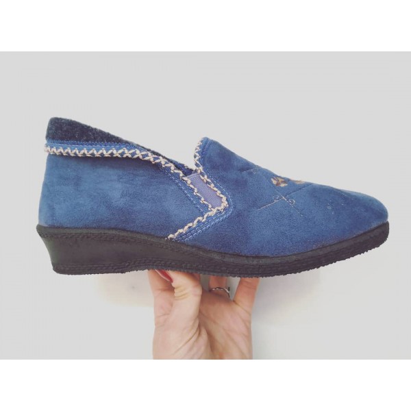 Pantofola donna chiusa invernale in caldo tessuto