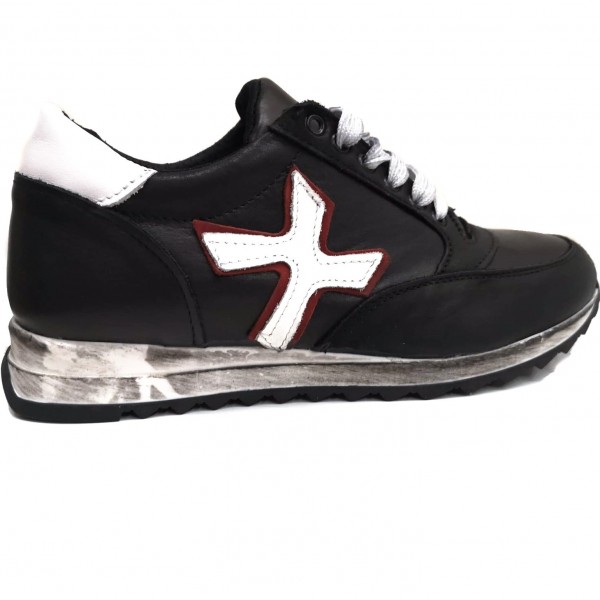 Sneakers uomo nere vera pelle allacciate