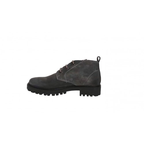 Scarpa bassa donna scamosciata modello polacchina con lacci