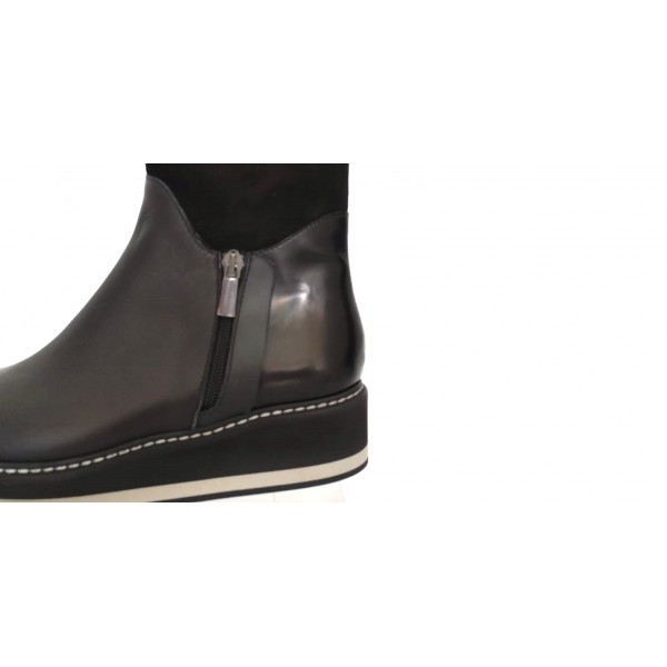 Tronchetto donna in pelle con chiusura zip nero