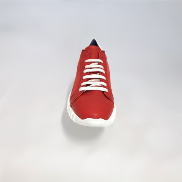 Sneaker rossa fondo bianco vera pelle