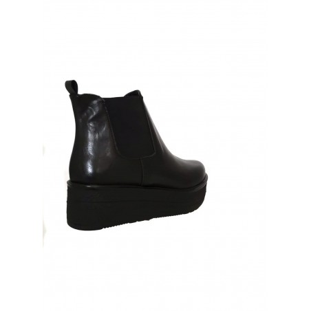 Tronchetto nero pelle fondo alto zeppa Made in Italy