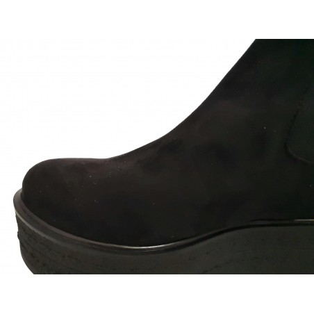 Tronchetto Beatles camoscio nero B.Lover con zeppa flatform