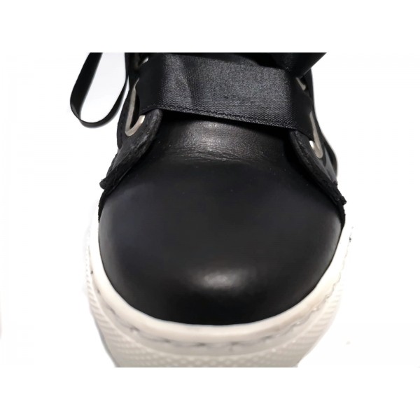 Esclusive sneakers donna pelle con lacci raso