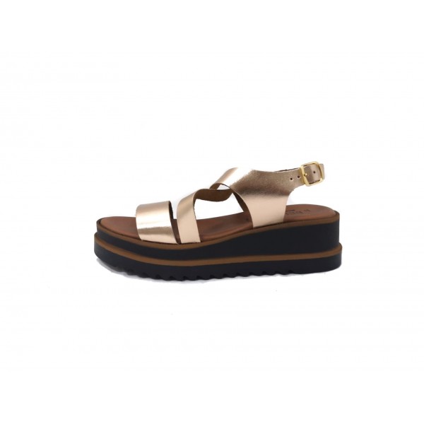 Sandalo vera pelle fasce cipria con cinturino regolabile